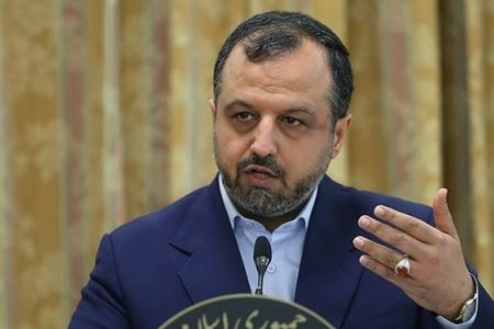 وزیر اقتصاد وارد بندرعباس شد