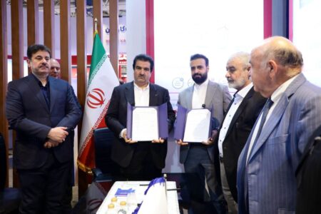 امضای ۱۰ تفاهم‌نامه همکاری توسط بانک رفاه کارگران در نمایشگاه ایران اکسپو ۲۰۲۵