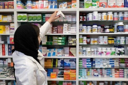 تاخیر مکرر بیمه‌ها در پرداخت مطالبات، داروخانه ها را به مرز ورشکستگی رسانده است