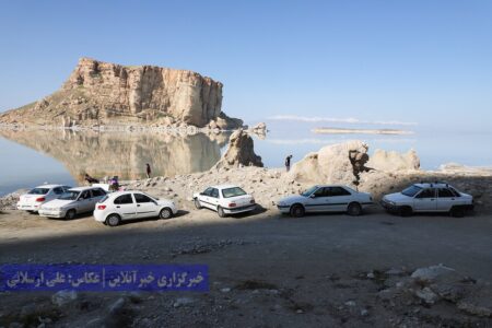 دریاچه ارومیه در پایان تابستان؛ چرا ۳ میلیارد مترمکعب آب خبر خوبی نیست؟/ عیسی کلانتری: شهریور ۱۳۹۹ دریاچه ۴.۳ میلیارد مترمکعب آب داشت