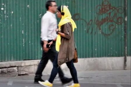 دو ماه حقوقم را گروگان گرفتند؛ به من گفتند زن باردار و بچه‌دار دردسر و هزینه است / ۹ ماه مرخصی زایمان یعنی ۲۰ سال درس و کارم هدر می‌شود